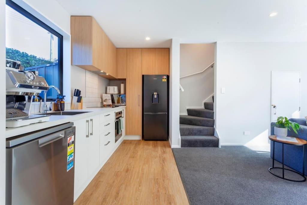 크라이스트처치 Stylish Townhouse With Hot Tub 아파트 외부 사진